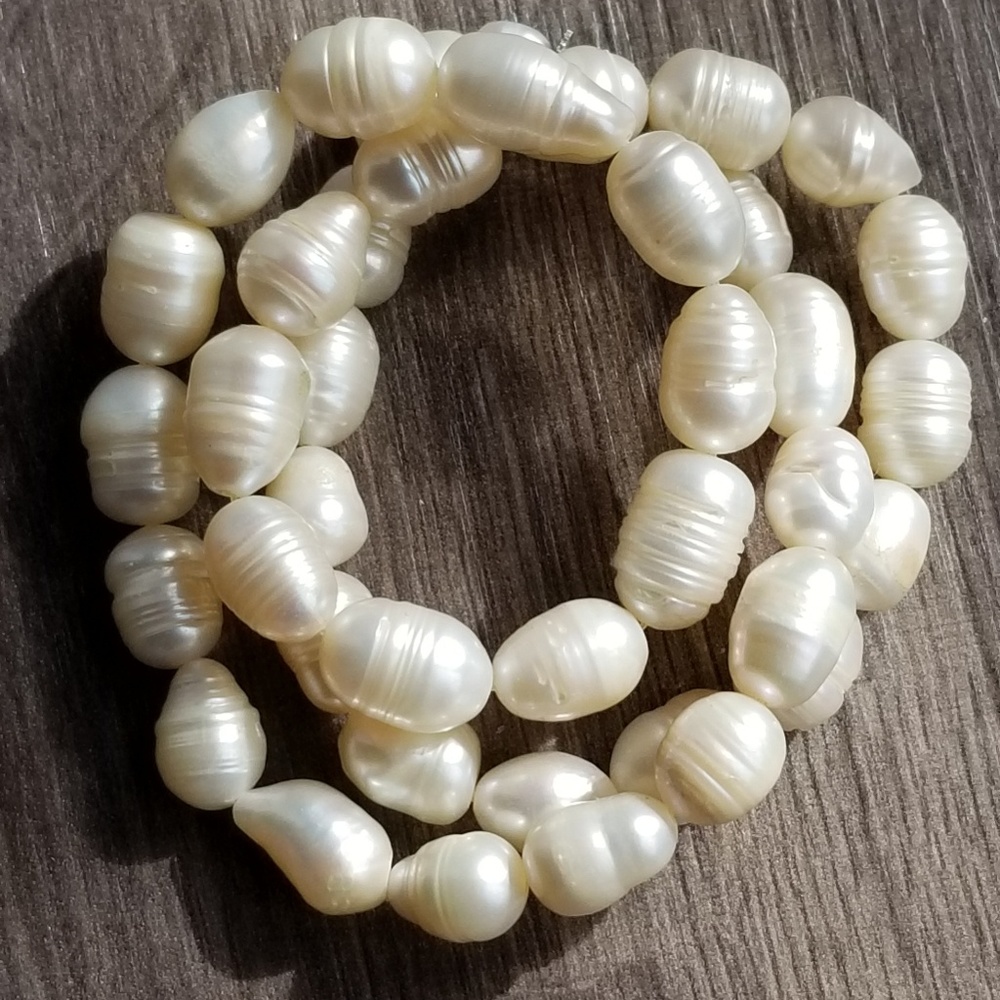 Freshwater Pearl Necklace and earrings